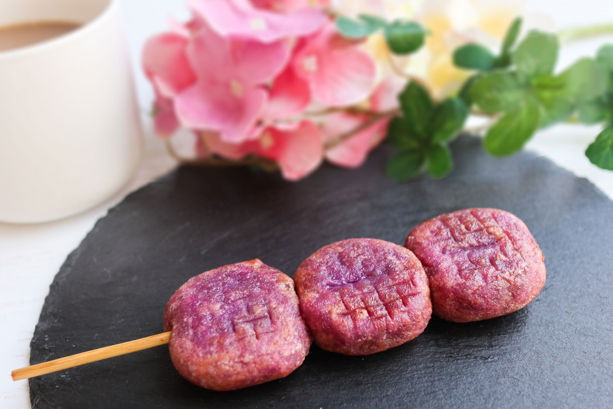 揚げもち串（黒糖紅いも）