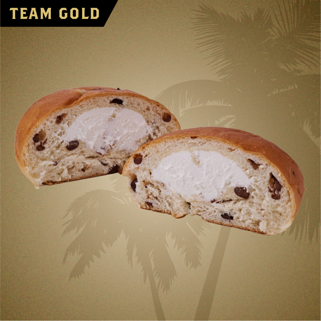 小野寺選手のたっぷりホイップ甘納豆パン