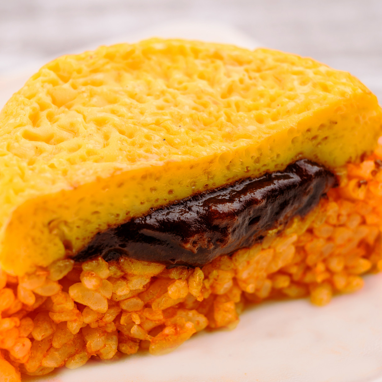 デミグラスソースのオムライス